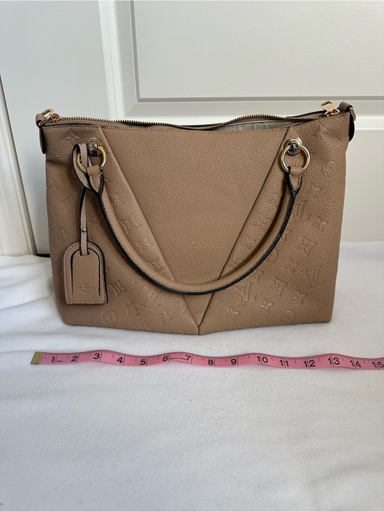 Other Handbags - INSPIRED Beige Shoulder Bag with Gold Hardware